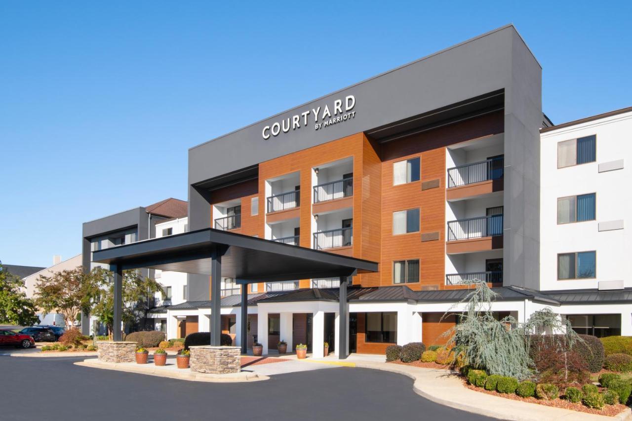 Courtyard By Marriott Burlington Hotel Екстериор снимка
