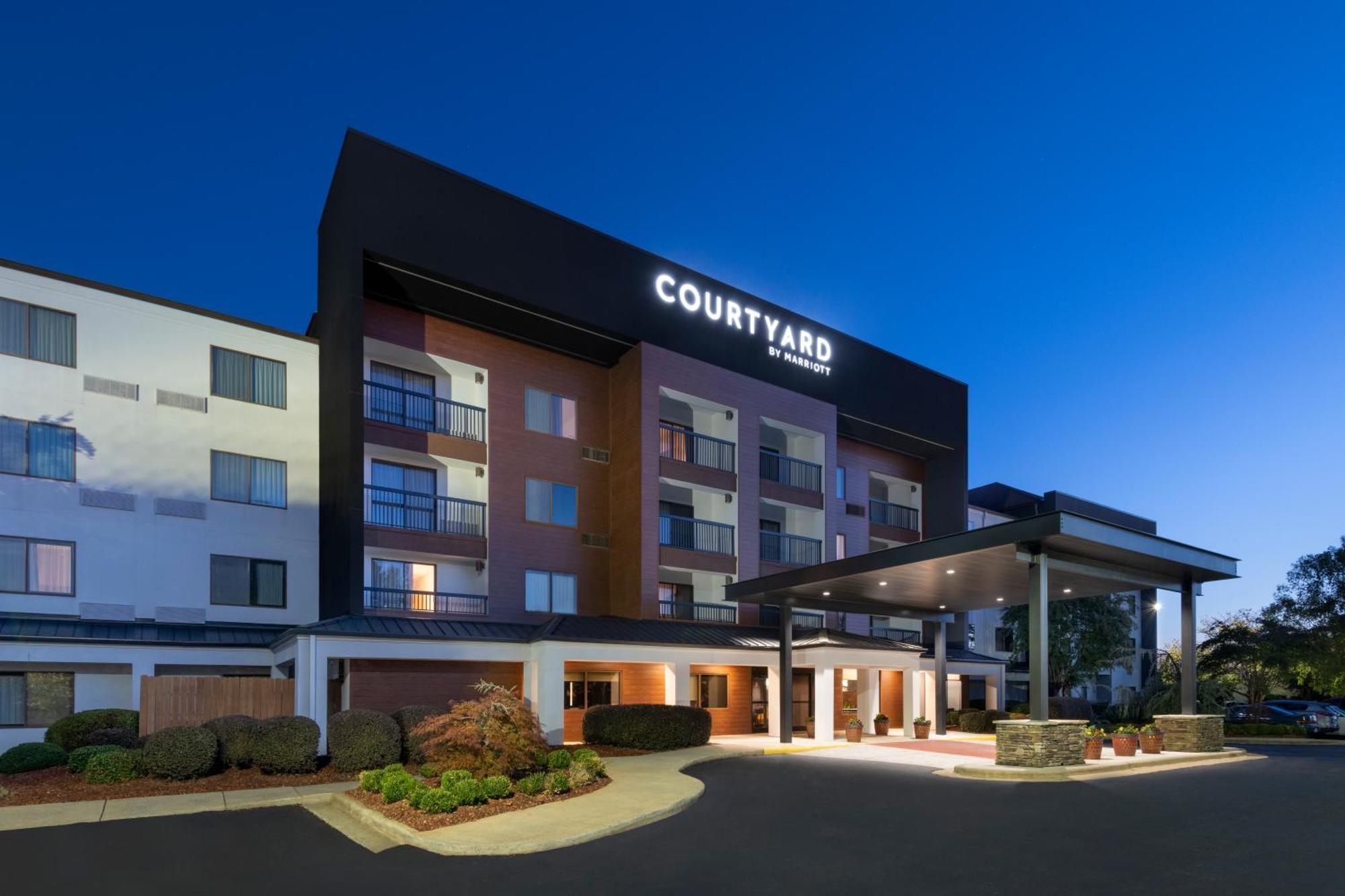 Courtyard By Marriott Burlington Hotel Екстериор снимка