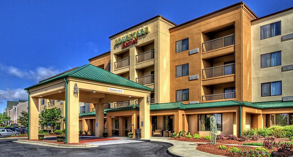 Courtyard By Marriott Burlington Hotel Екстериор снимка